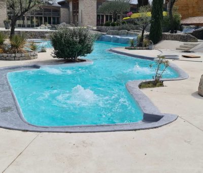 piscine attractive